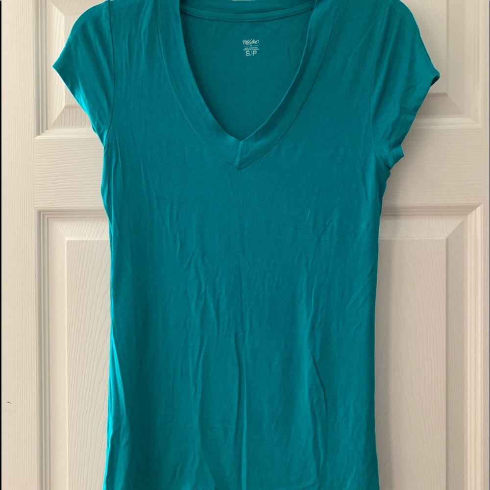 ISO - MOSSIMO TOPS
